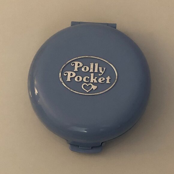 Vintage 1989 Bluebird Polly Pocket Polly's Ice Skating Party - Picture 4 of 6